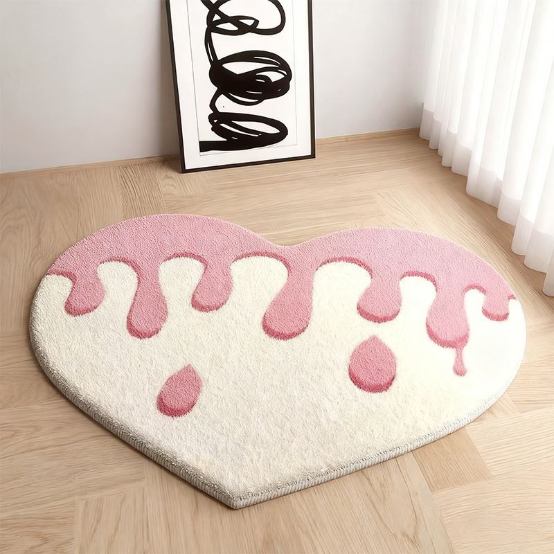 Armastuse kujuga plüüsis vaip